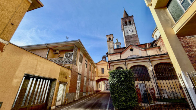 independent house for sale in Cerano