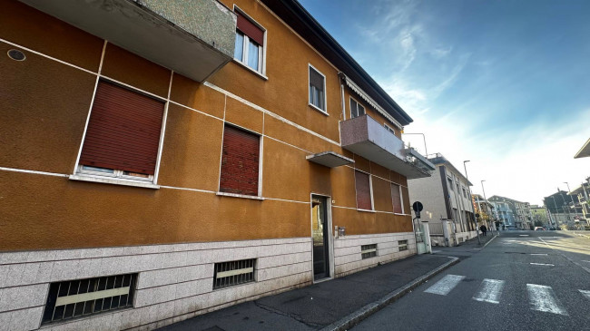 3 LOCALI in affitto a Novara