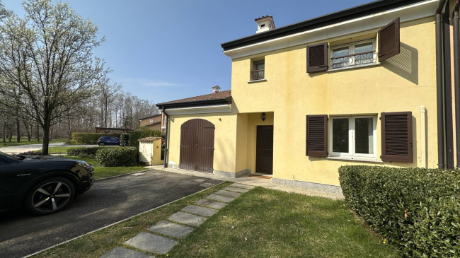 Villa in vendita a Bogogno