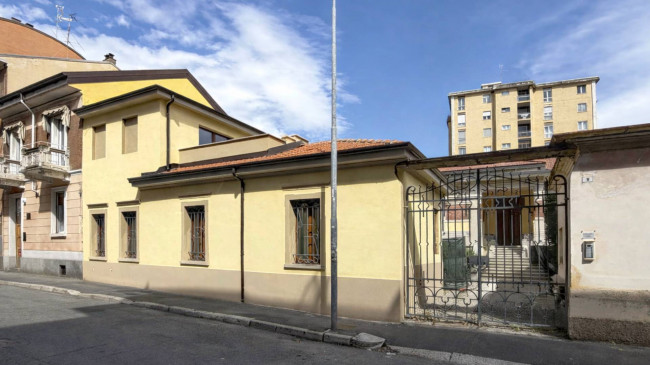 Villa for sale in Novara