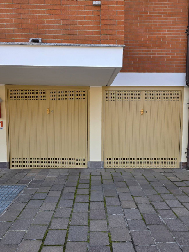 Garage for sale in Novara