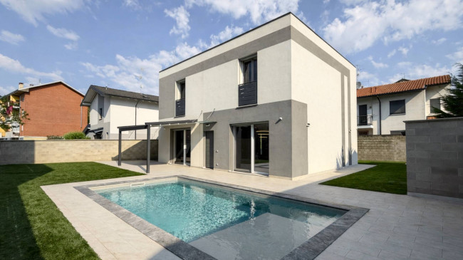 Villa in vendita a Galliate