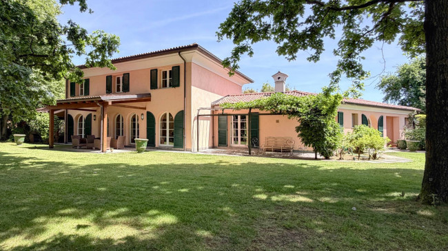 Villa for sale in Bogogno