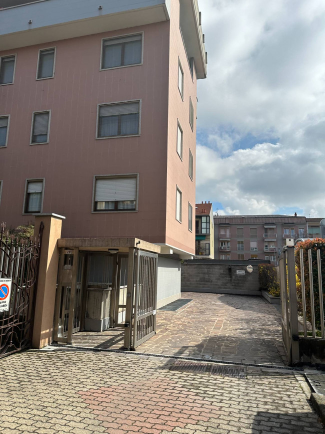 Box o garage in vendita a Novara
