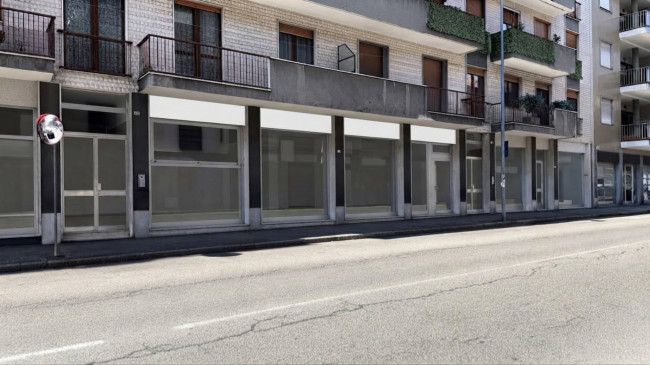 Negozio in vendita a Novara