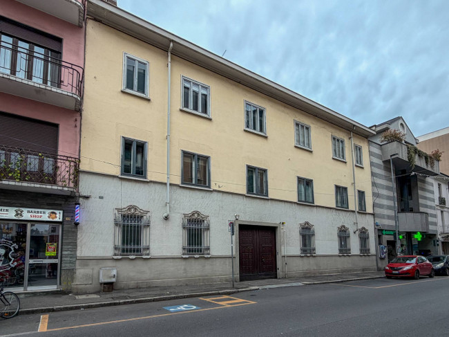 4 rooms for rent in Novara