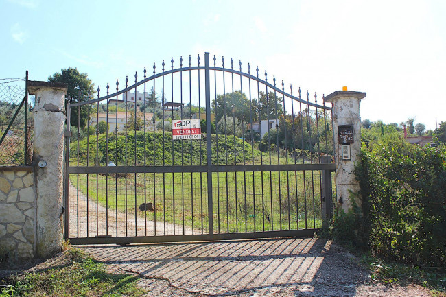 Casa indipendente in vendita a Palombara Sabina (RM)