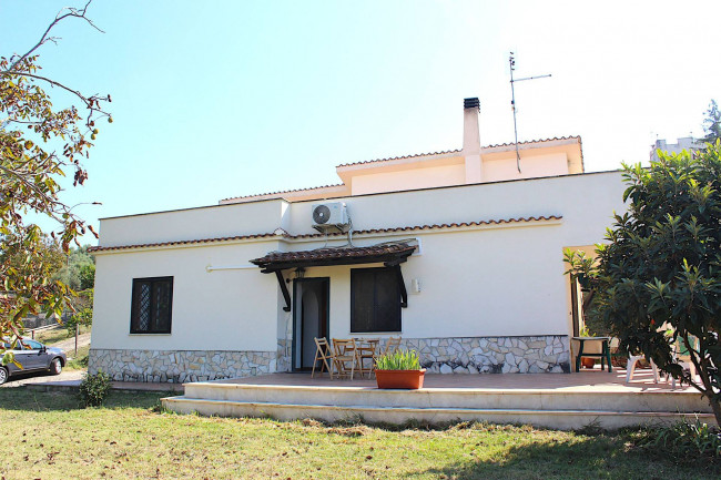 Casa indipendente in vendita a Palombara Sabina (RM)