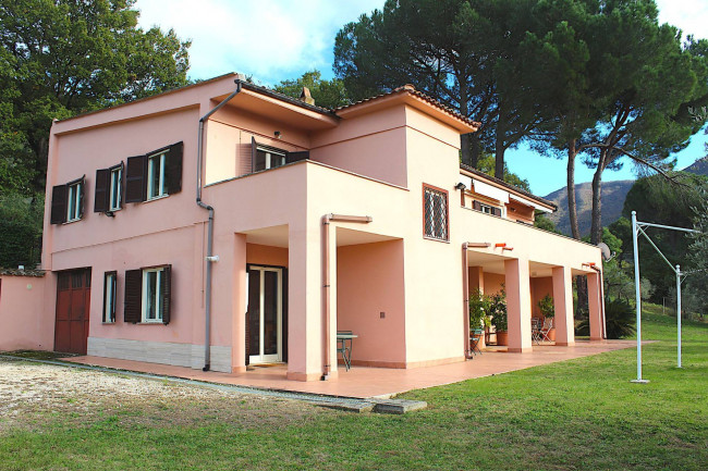 Villa in vendita a Palombara Sabina (RM)