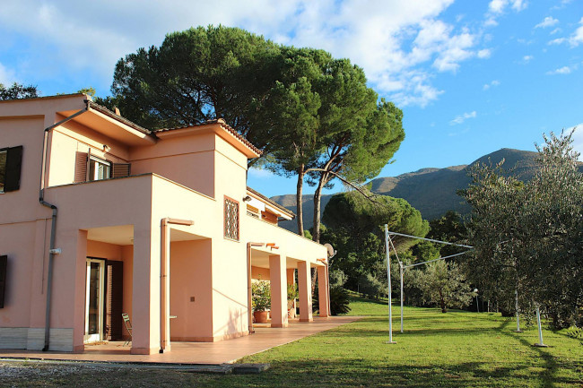 Villa in vendita a Palombara Sabina (RM)