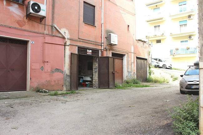 Garage/Box/Posto auto in vendita a Palombara Sabina (RM)