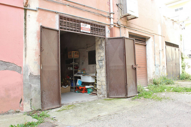 Garage/Box/Posto auto in vendita a Palombara Sabina (RM)