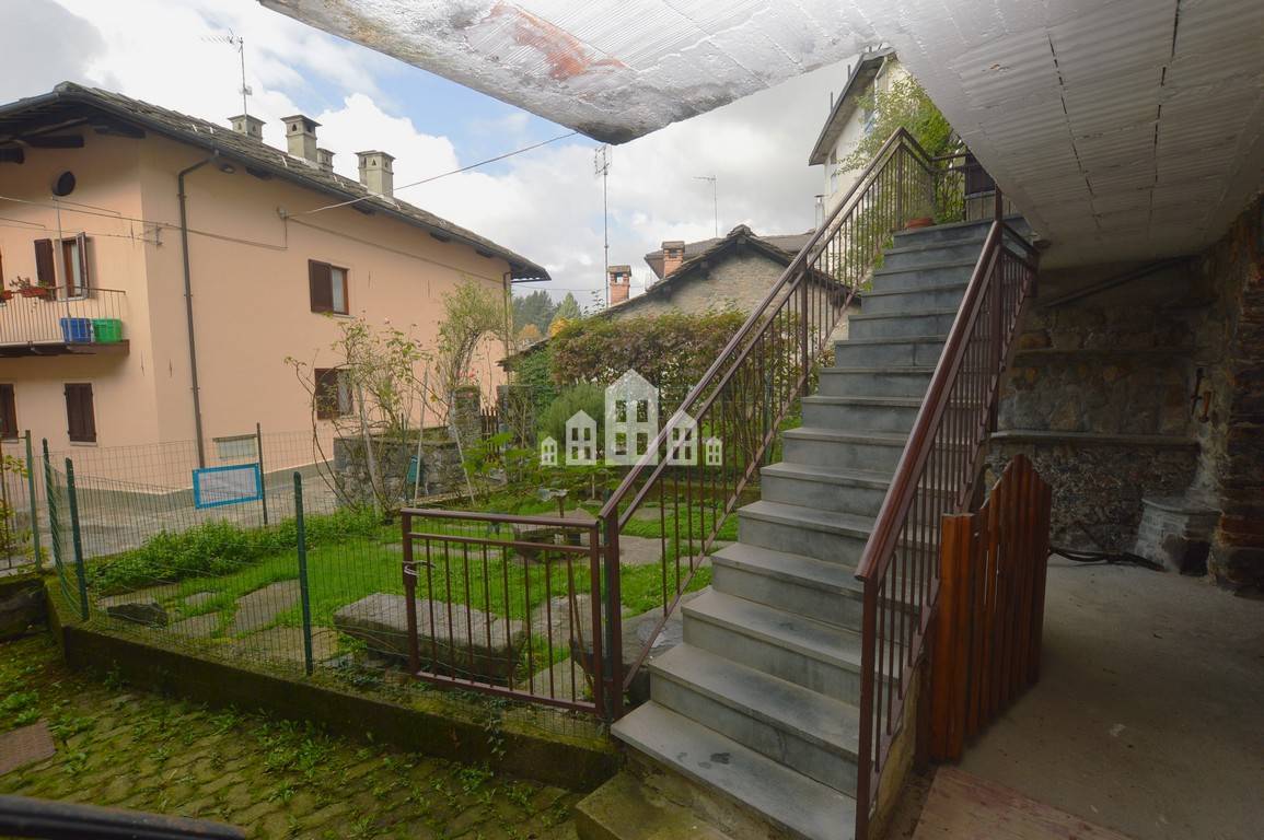 Casa indipendente in vendita a Valchiusa (TO)