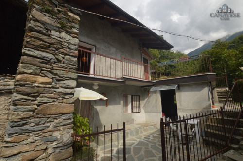 Casa semindipendente in vendita a Ronco Canavese