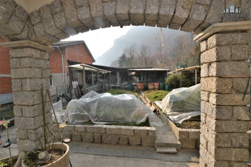 Casa indipendente in vendita a Sparone