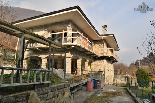 Casa indipendente in vendita a Sparone