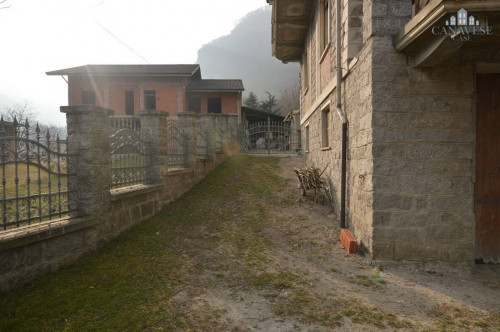 Casa indipendente in vendita a Sparone