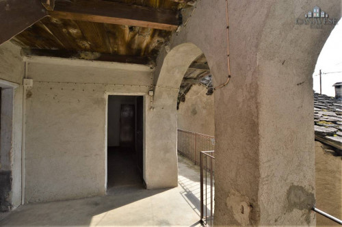 Casa semindipendente in vendita a Valchiusa