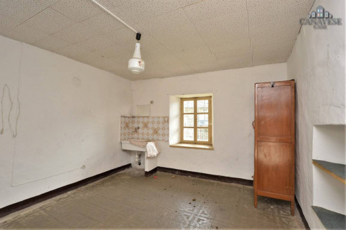 Casa semindipendente in vendita a Valchiusa