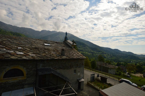 Casa semindipendente in vendita a Valchiusa