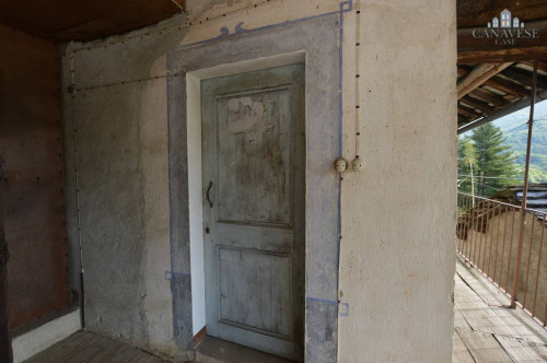 Casa semindipendente in vendita a Valchiusa