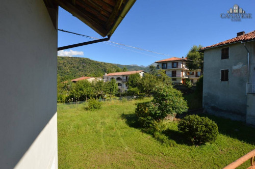 Casa semindipendente in vendita a Val di Chy