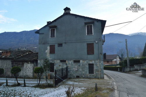 Casa semindipendente in vendita a Sparone