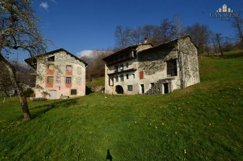 Casa indipendente in vendita a Valchiusa