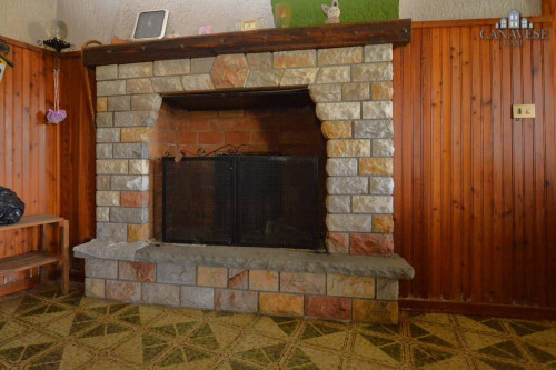 Casa semindipendente in vendita a Val di Chy