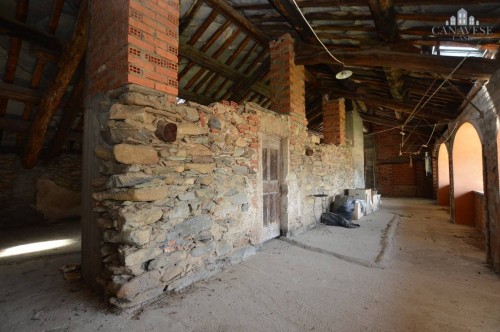 Casa semindipendente in vendita a Val di Chy