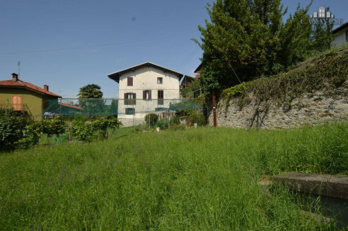 Casa semindipendente in vendita a Val di Chy