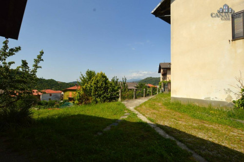 Casa semindipendente in vendita a Val di Chy