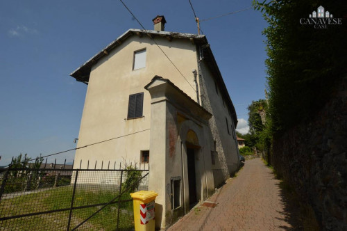 Casa semindipendente in vendita a Val di Chy