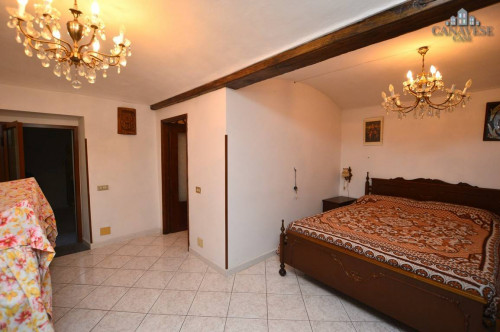 Casa indipendente in vendita a Valchiusa