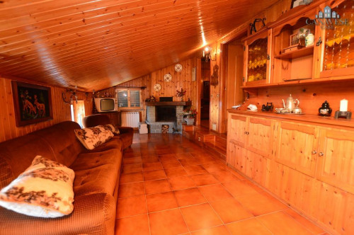 Casa indipendente in vendita a Valchiusa