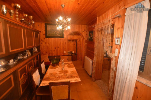 Casa indipendente in vendita a Valchiusa
