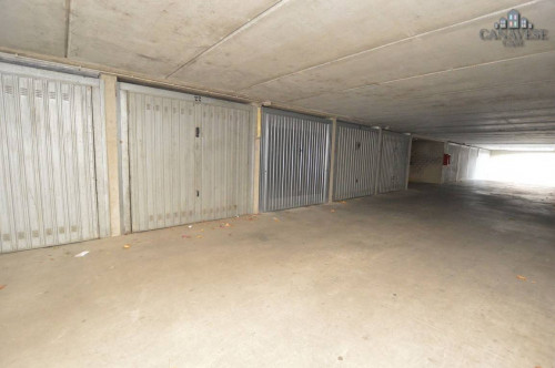 Box o garage in vendita a Ivrea