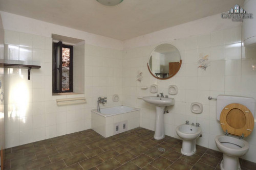 Casa semindipendente in vendita a Andrate