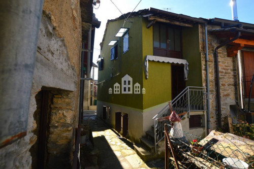 Casa semindipendente in vendita a Frassinetto