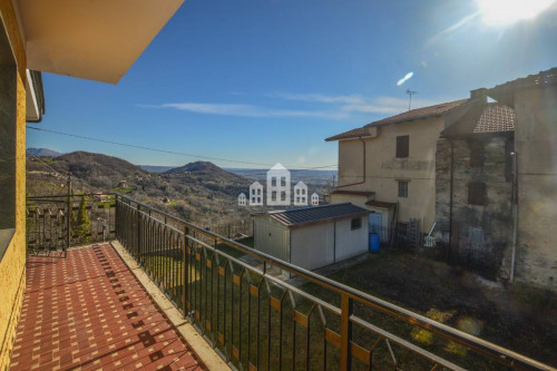 Casa indipendente in vendita a Pratiglione