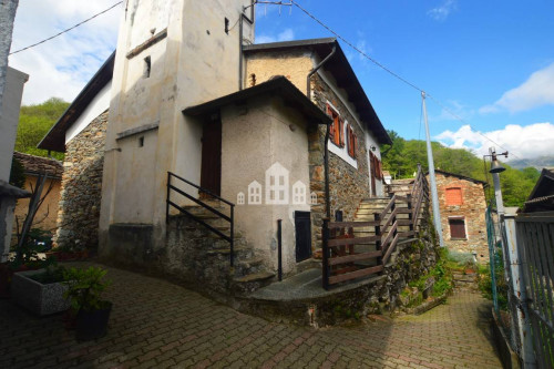 Casa semindipendente in vendita a Pont-Canavese