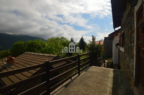 Casa semindipendente in vendita a Pont-Canavese