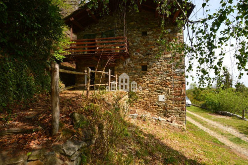Casa semindipendente in vendita a Andrate