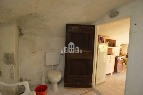 Casa semindipendente in vendita a Andrate