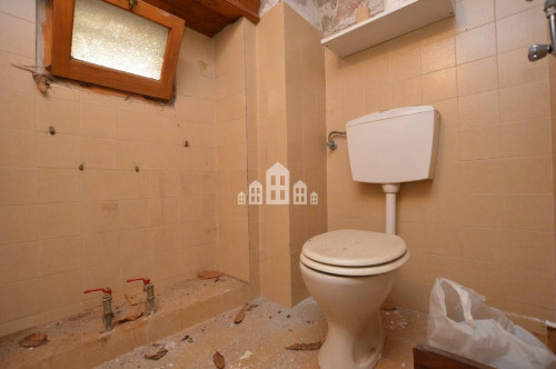Casa semindipendente in vendita a Andrate