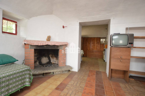 Casa semindipendente in vendita a Andrate