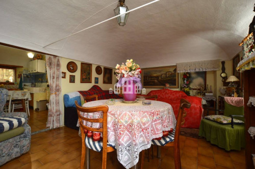 Casa semindipendente in vendita a Andrate
