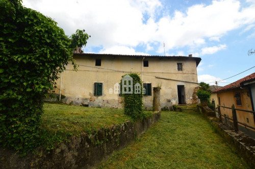 Casa semindipendente in vendita a Castelnuovo Nigra