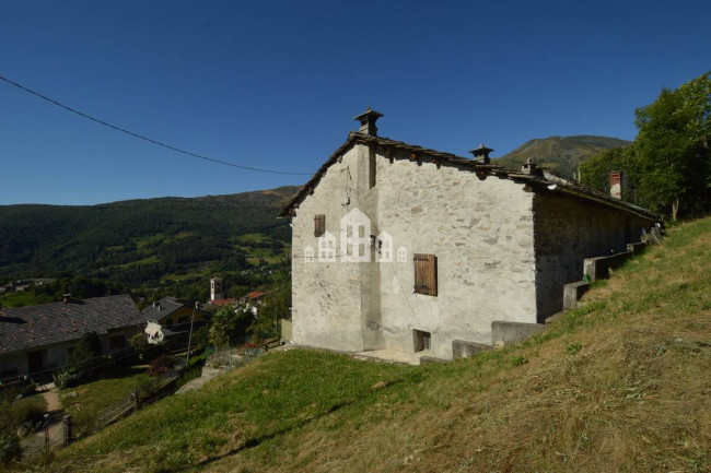 Casa semindipendente in vendita a Traversella