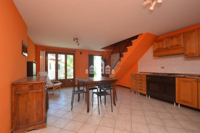 Casa semindipendente in vendita a Issiglio